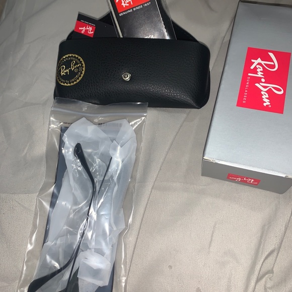 BRAND NEW Ray Bans